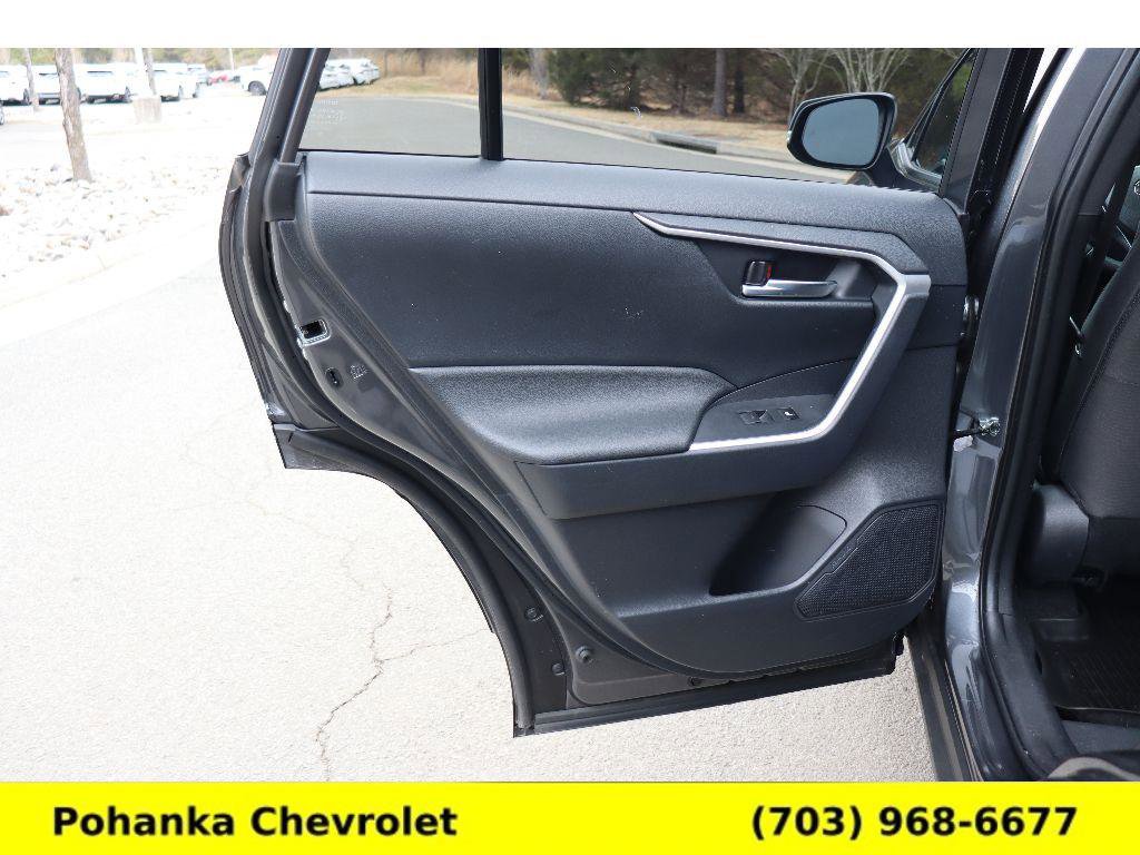 Used 2024 Toyota RAV4 SE image 23