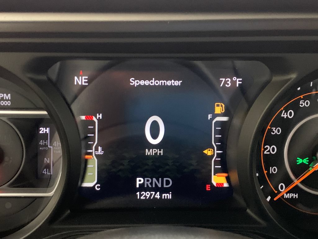 Used 2024 Jeep Wrangler Unlimited Rubicon AWD/4WD image 32