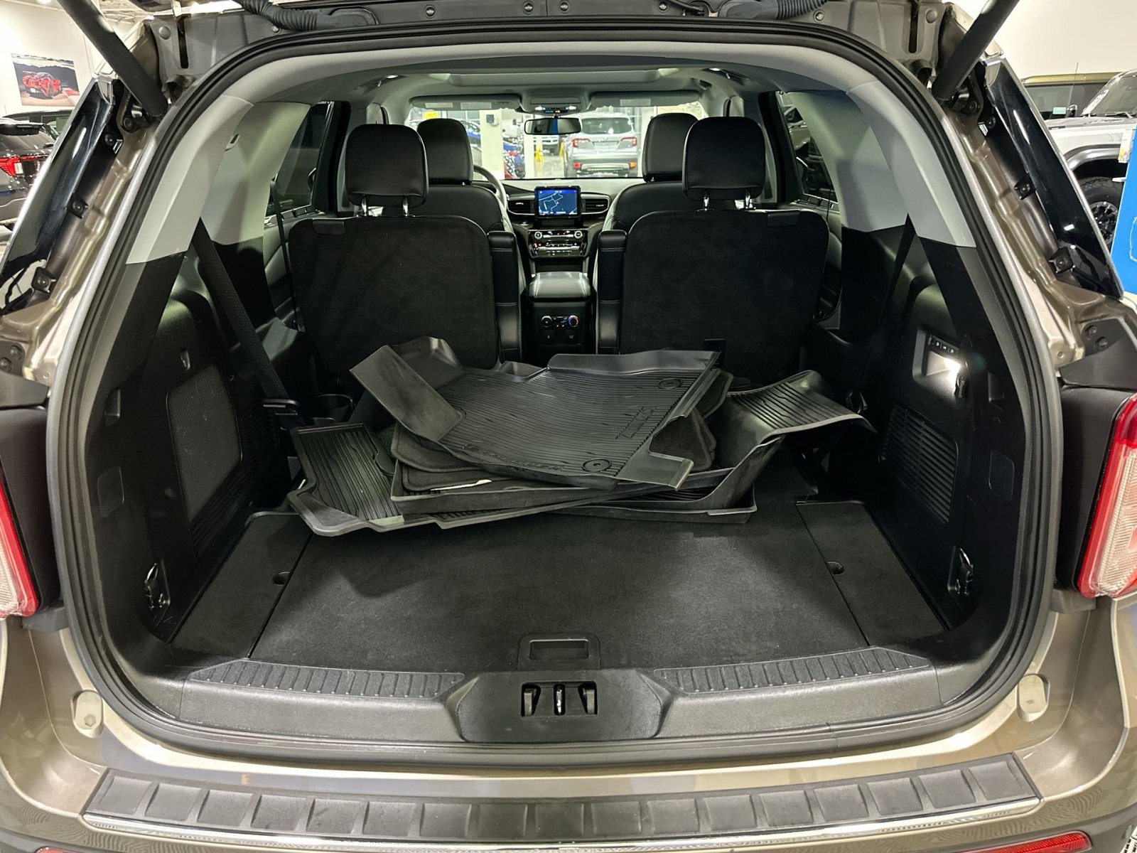 Used 2021 Ford Explorer Limited w/ Equipment Group 301A image 36