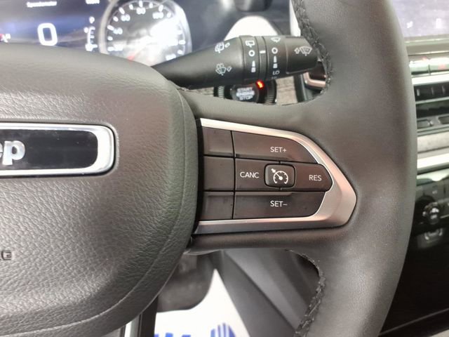 Used 2024 Jeep Compass Latitude w/ Sun and Sound Group image 17