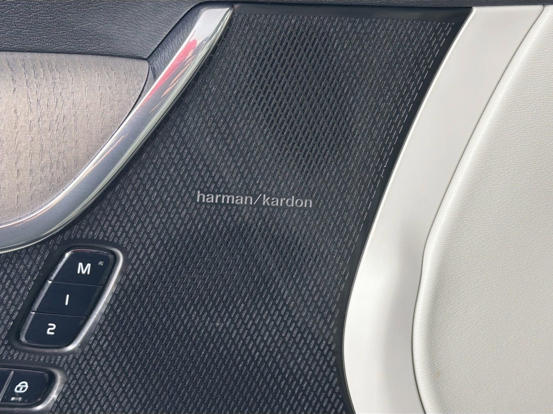 Certified 2023 Volvo S90 B6 Plus w/ Protection Package Premier image 19