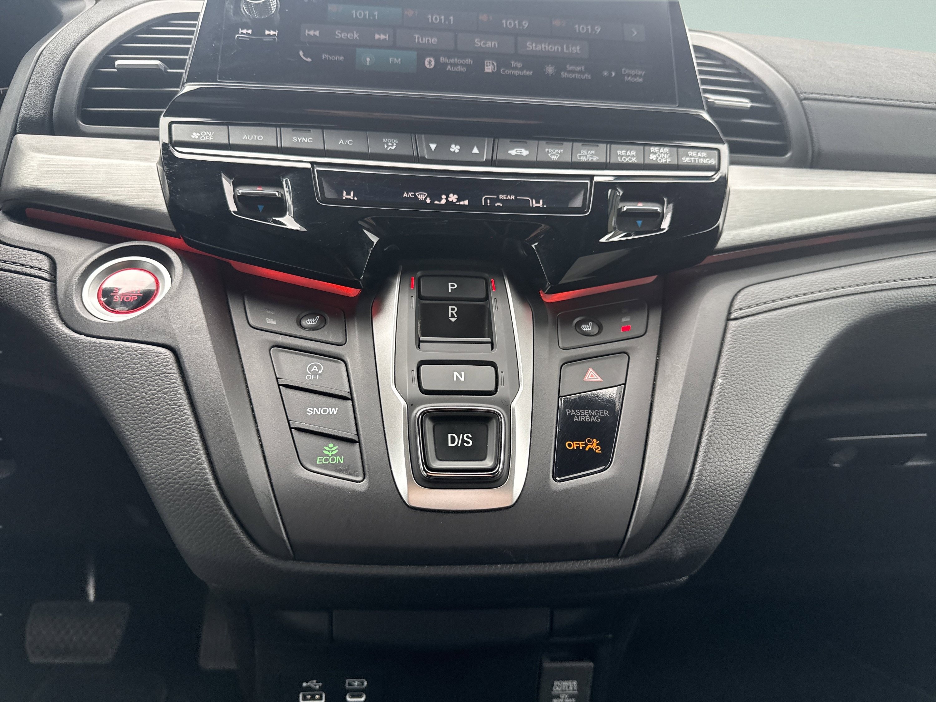 Used 2025 Honda Odyssey Sport-L image 33