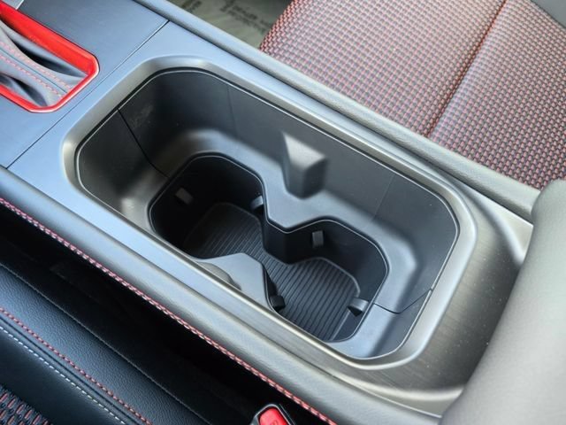 New 2026 Nissan Kicks SR w/ Cold Weather Package FWD image 33