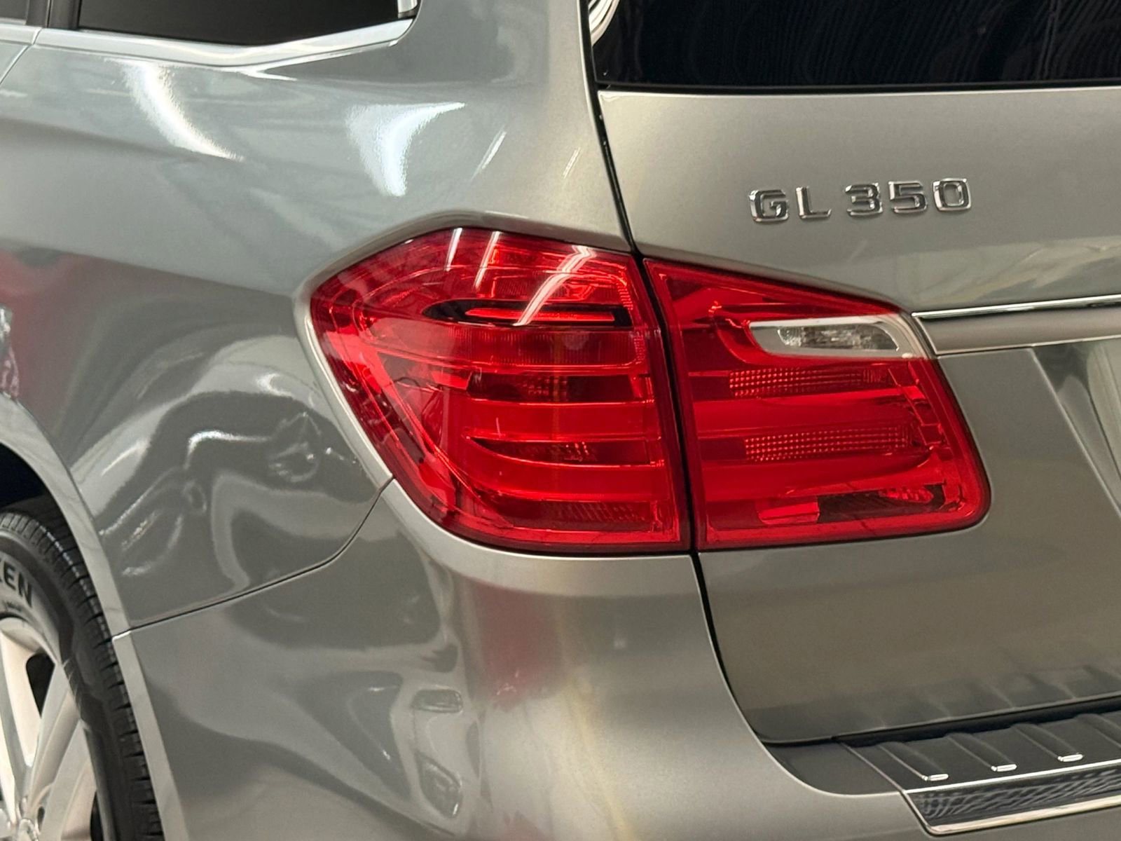 Used 2016 Mercedes-Benz GL 320 BlueTEC 4MATIC w/ Premium I Package image 12