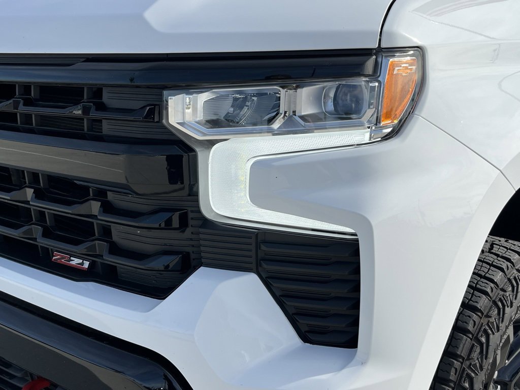 Used 2025 Chevrolet Silverado 1500 LT Trail Boss w/ LPO, Dark Essentials Package image 13