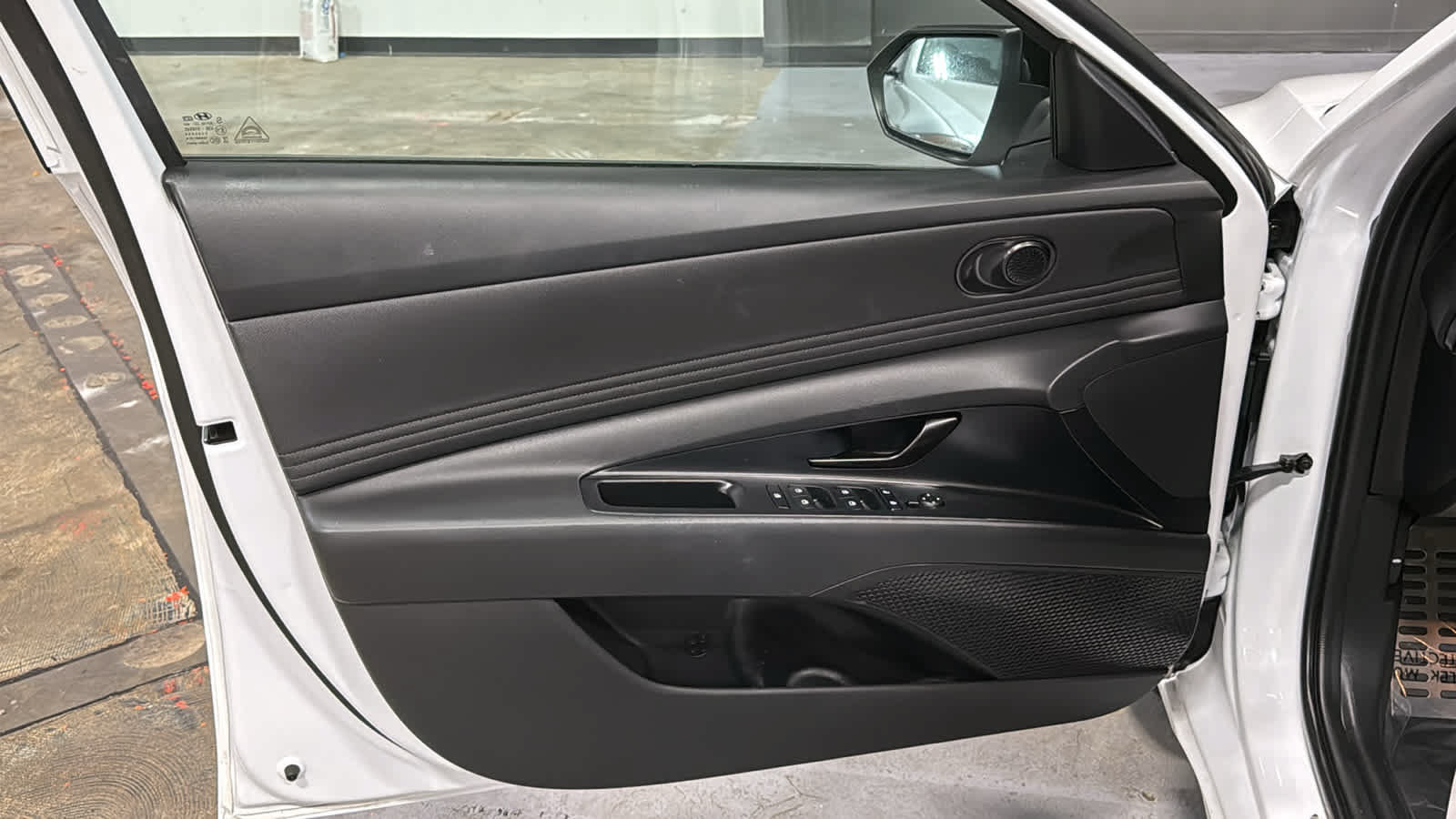 Used 2025 Hyundai Elantra Sport FWD image 9