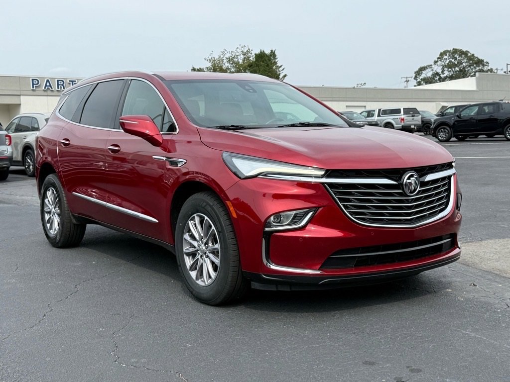 Used 2024 Buick Enclave Premium image 2