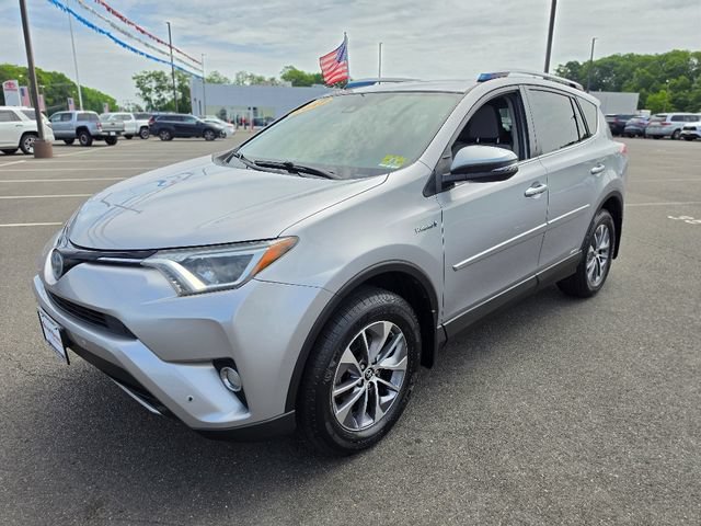 Used 2017 Toyota RAV4 XLE w/ Convenience Package AWD/4WD image 3