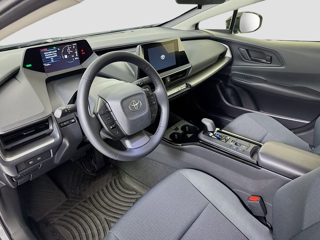 Used 2024 Toyota Prius LE image 7