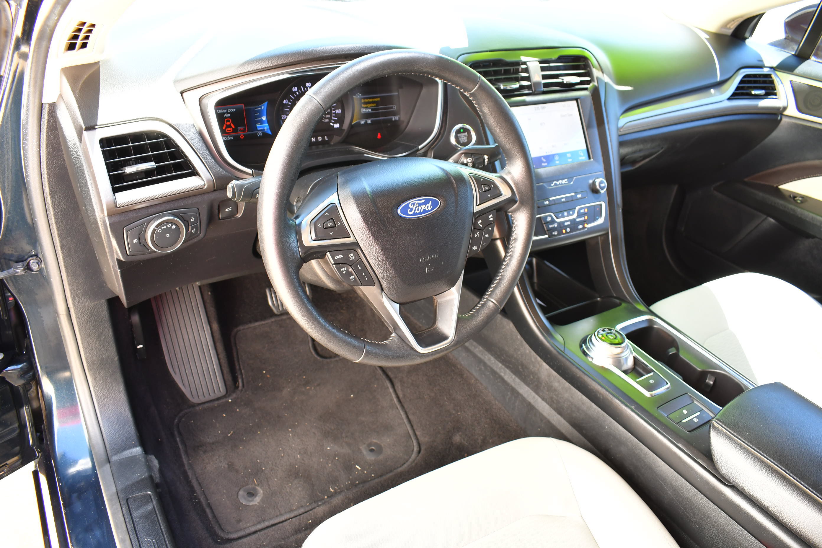 Used 2020 Ford Fusion SE w/ Equipment Group 151A FWD image 10