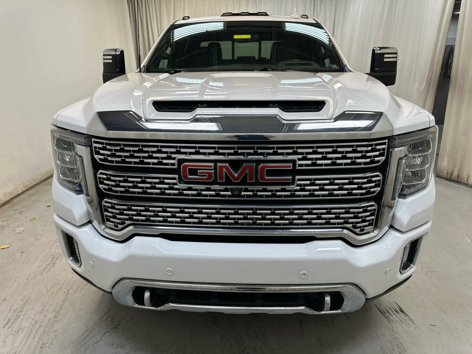 Used 2023 GMC Sierra 3500 Denali w/ Denali Ultimate Package AWD/4WD image 8