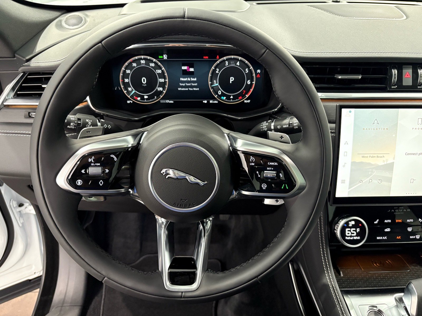 New 2026 Jaguar F-PACE R-Dynamic S AWD/4WD image 16