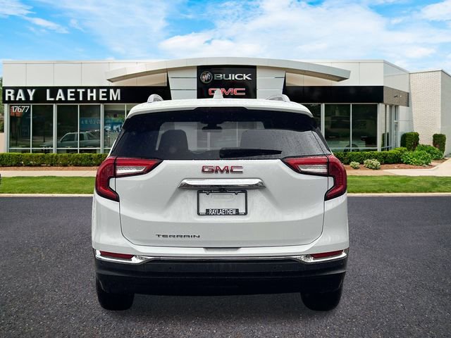Used 2022 GMC Terrain SLT w/ Tech Package image 4