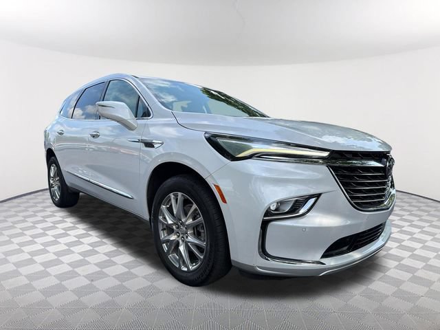 Used 2024 Buick Enclave Essence w/ Experience Buick Package FWD image 3