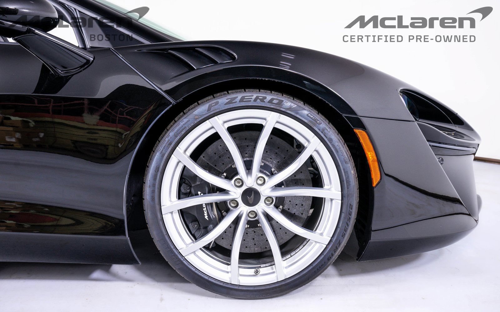 Used 2025 McLaren Artura Spider RWD image 16