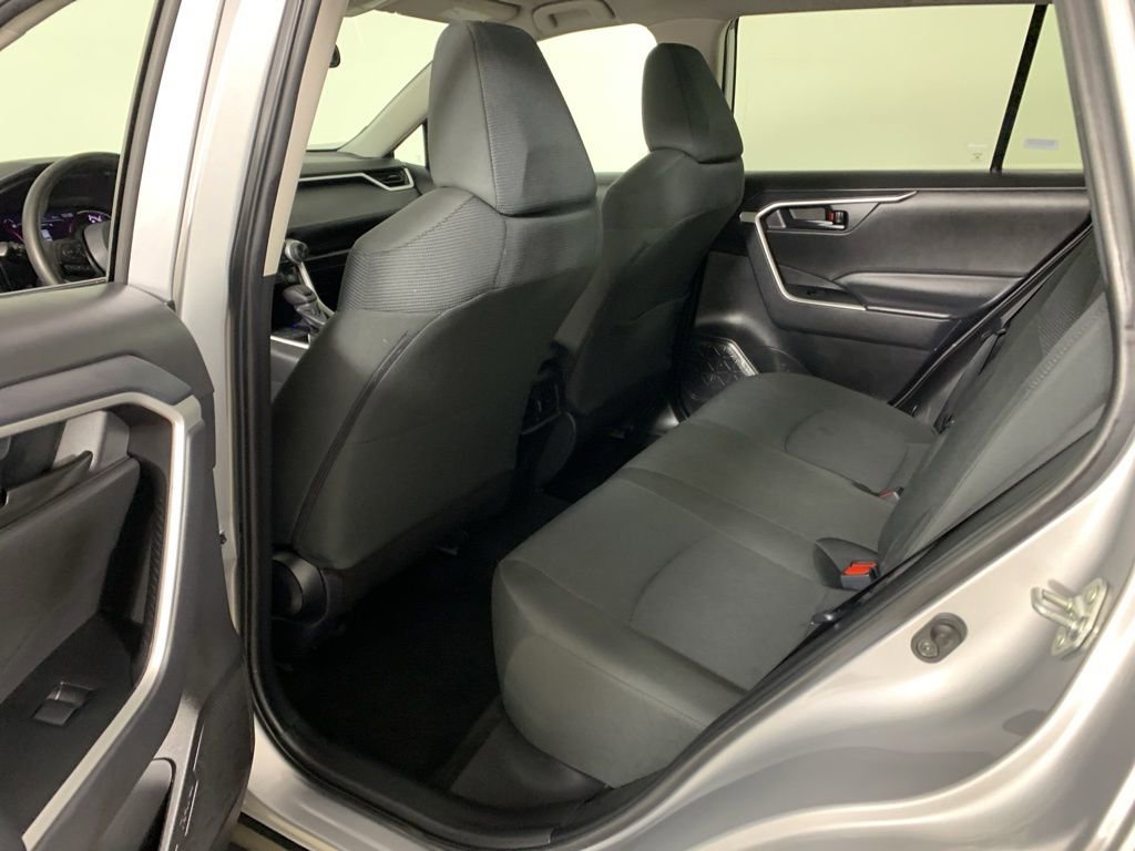 Used 2024 Toyota RAV4 LE image 31
