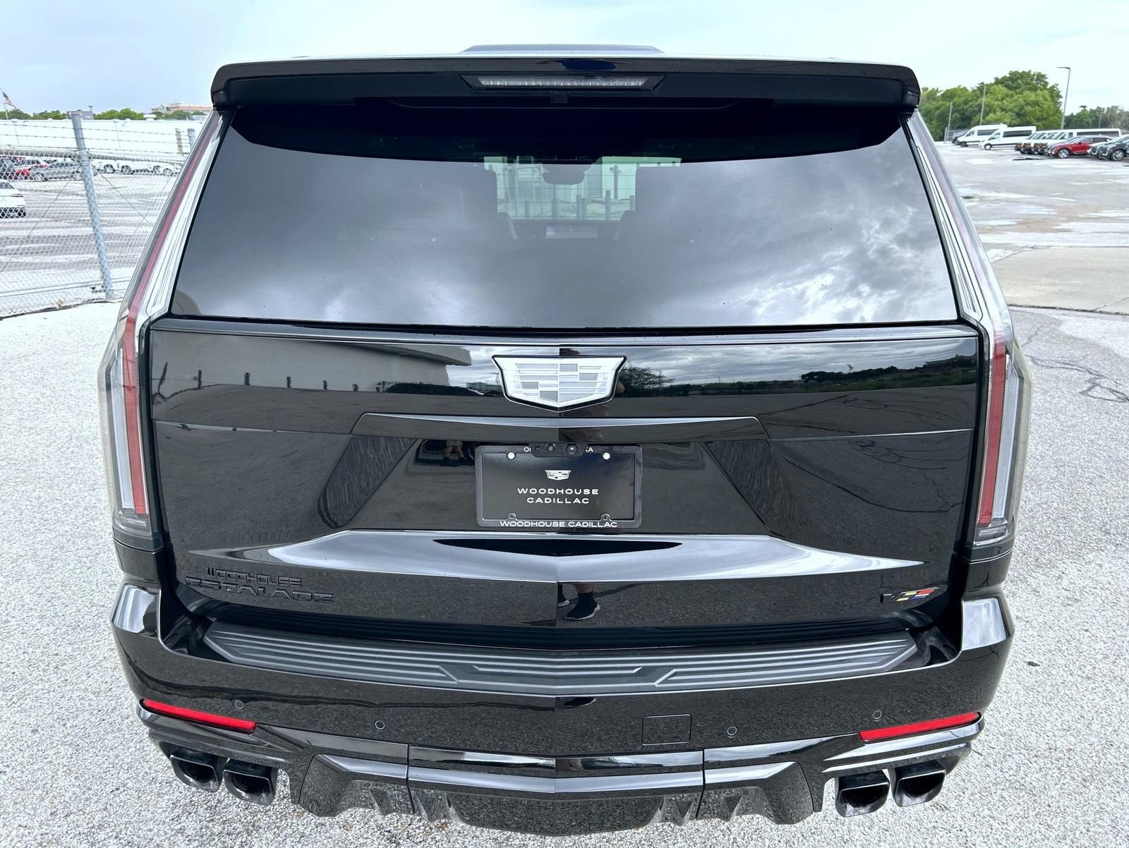 Certified 2026 Cadillac Escalade V w/ LPO, ONYX Package AWD/4WD image 13