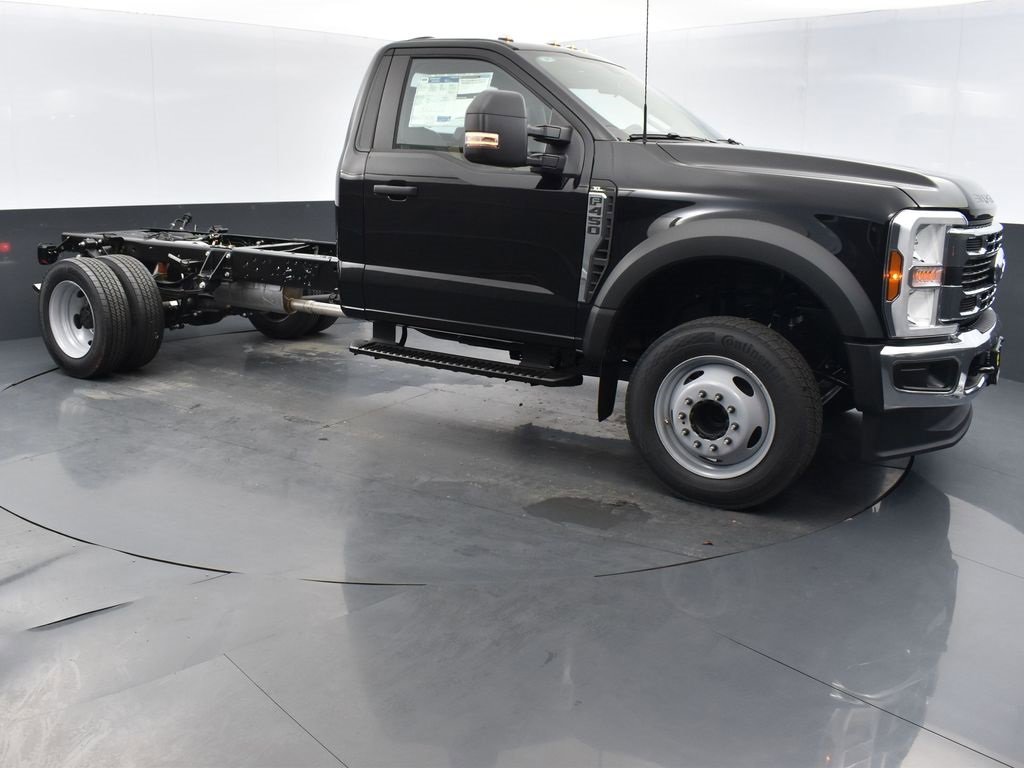 New 2026 Ford F450 XL w/ XL Chrome Package image 3