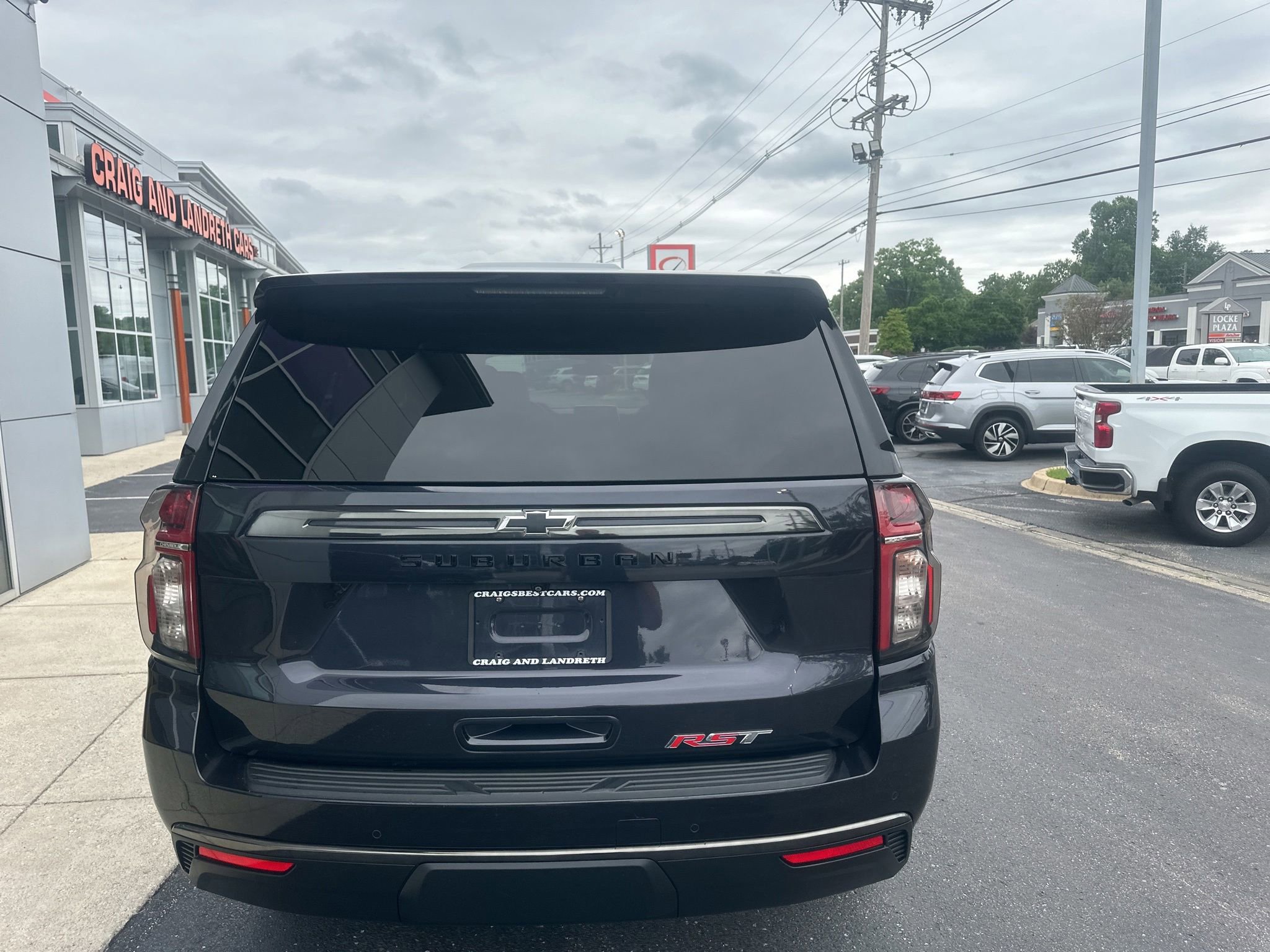 Used 2022 Chevrolet Suburban RST w/ Luxury Package AWD/4WD image 4