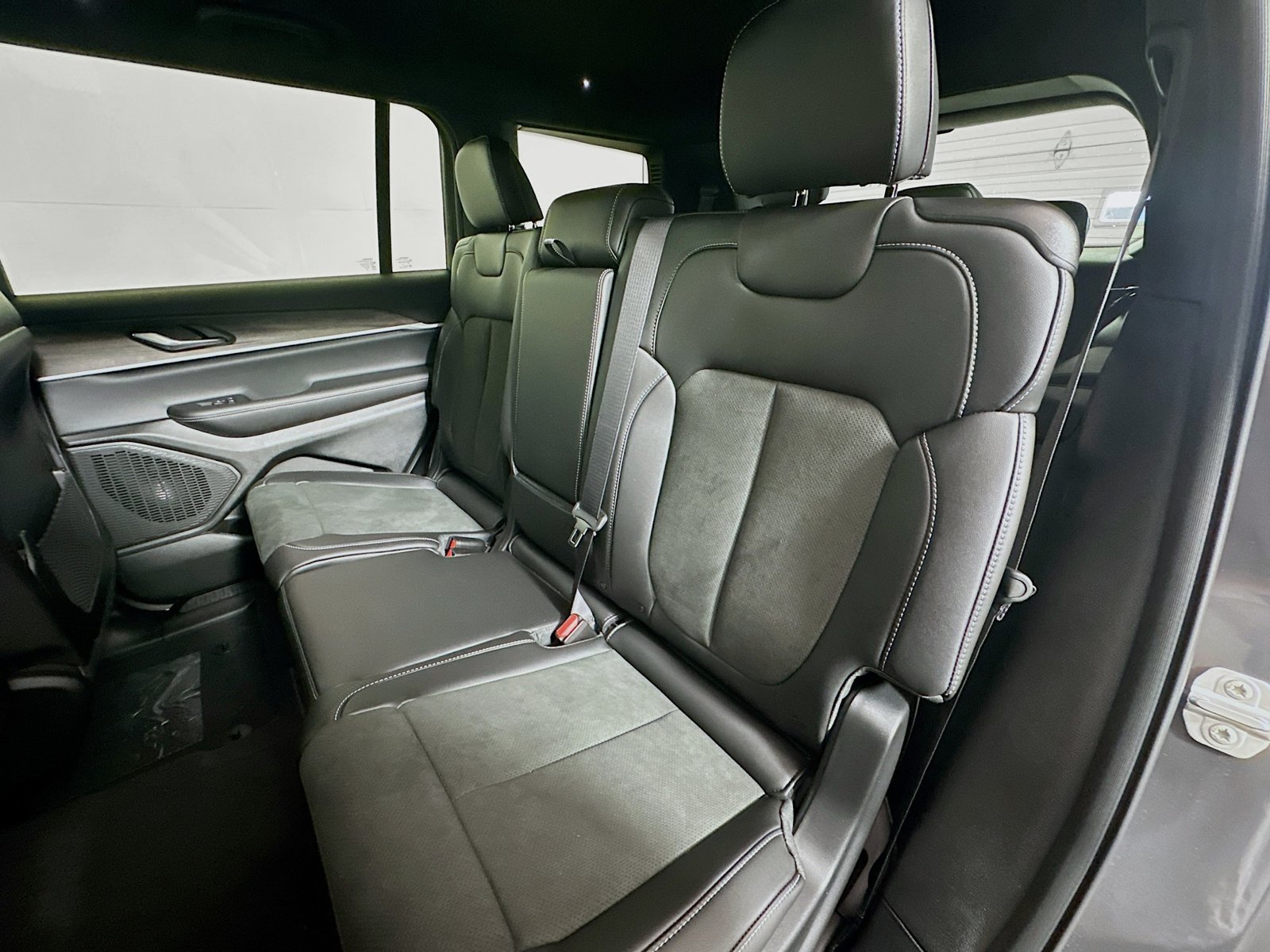 New 2026 Jeep Grand Cherokee L 4WD image 25