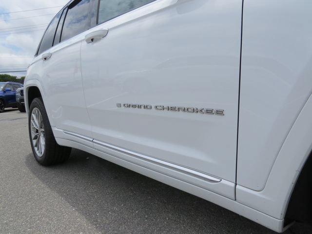 Used 2023 Jeep Grand Cherokee Summit RWD image 11