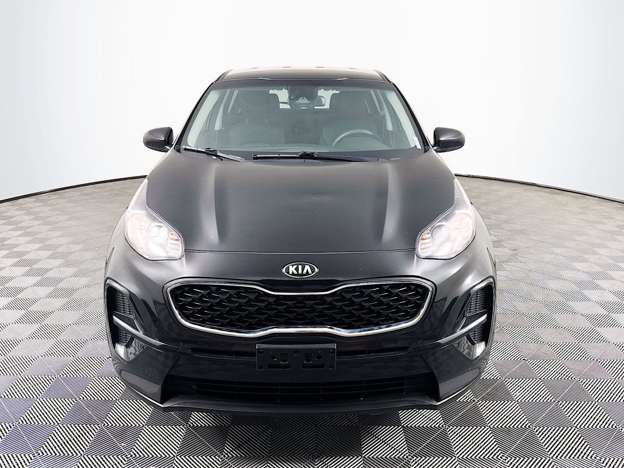 Used 2022 Kia Sportage LX image 2