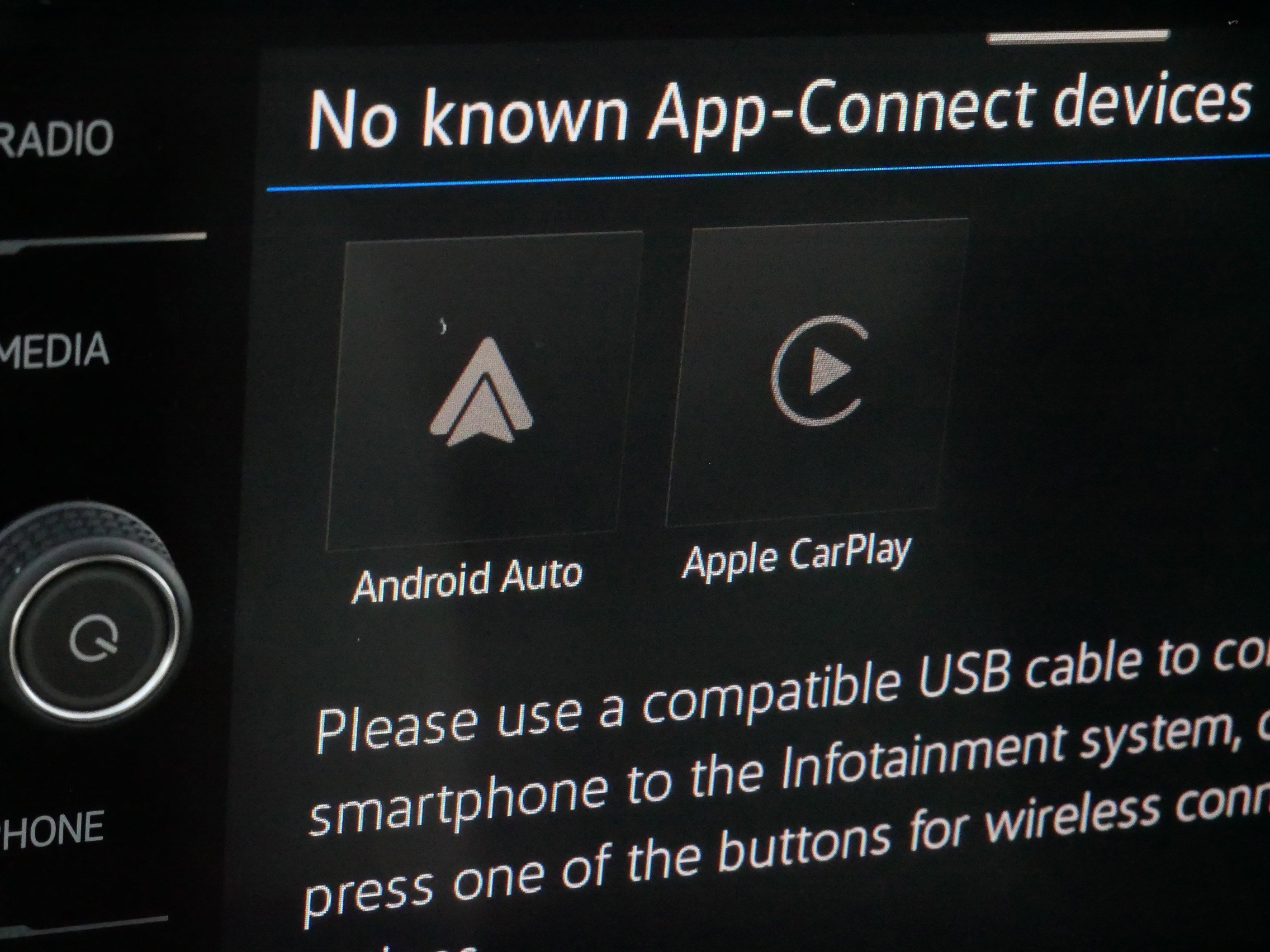 Certified 2025 Volkswagen Taos SE image 31