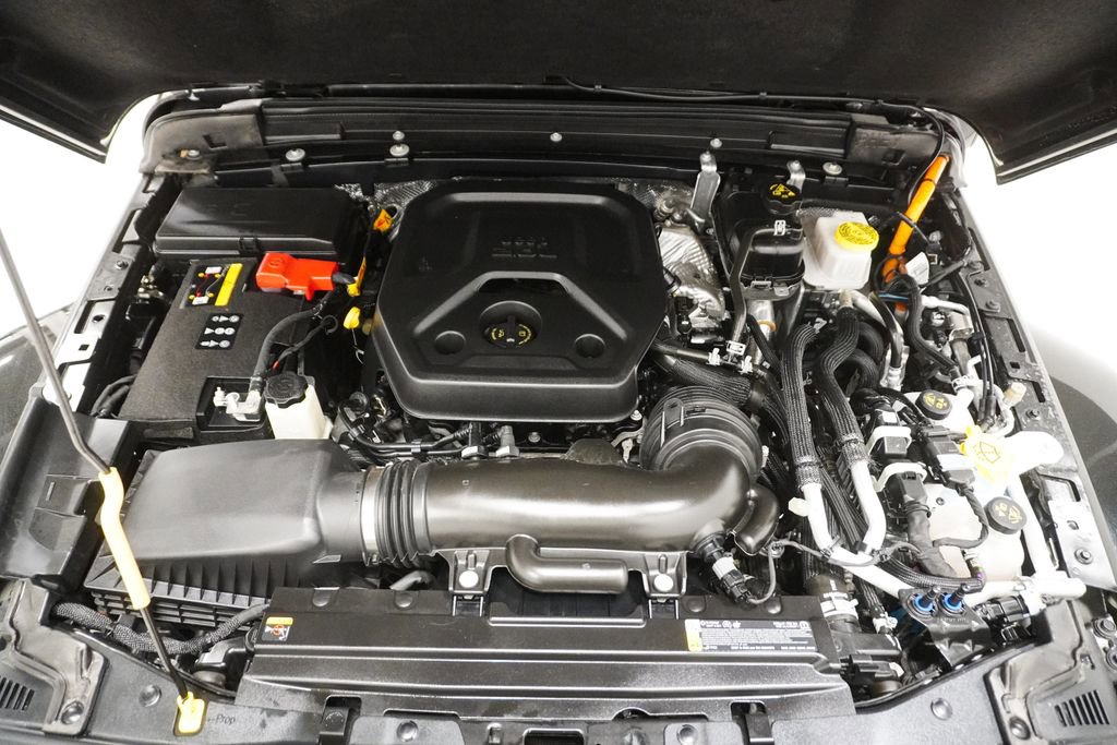 Certified 2025 Jeep Wrangler Unlimited Sahara w/ Safety Group image 10