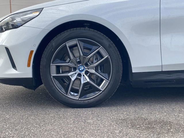 New 2025 BMW i5 eDrive40i w/ Premium Package image 10