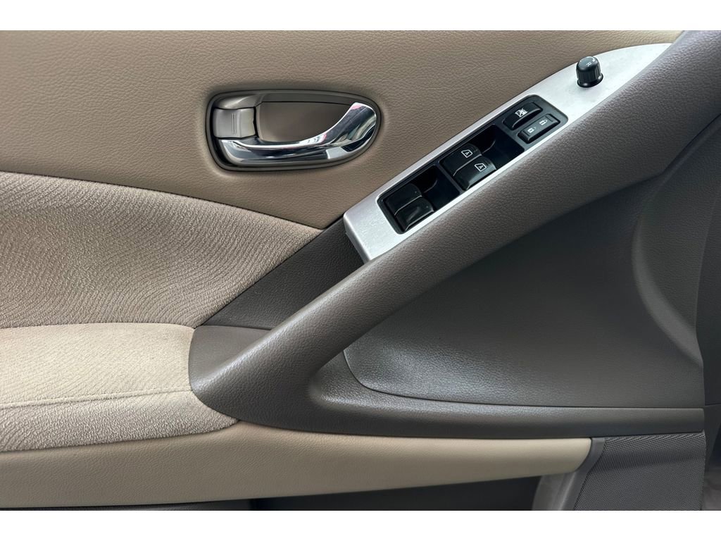 Used 2013 Nissan Murano S image 11