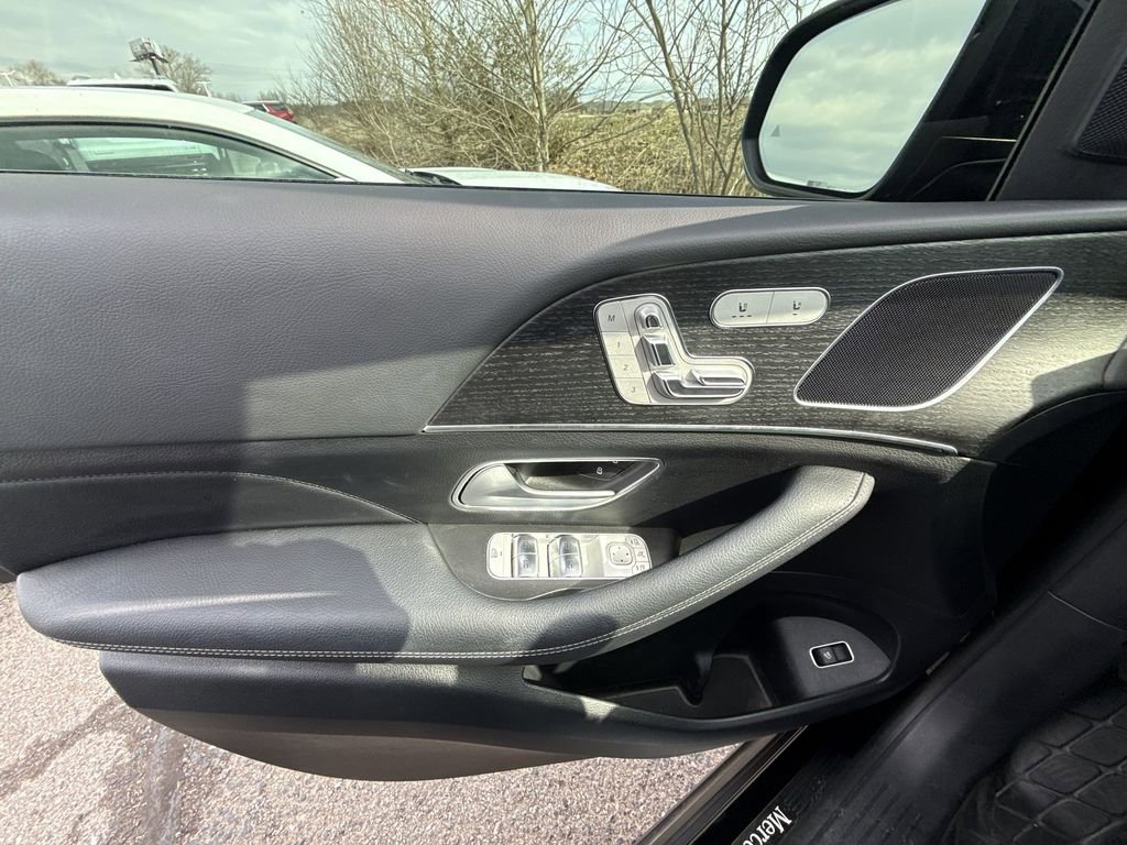 Used 2025 Mercedes-Benz GLE 350 4MATIC image 29
