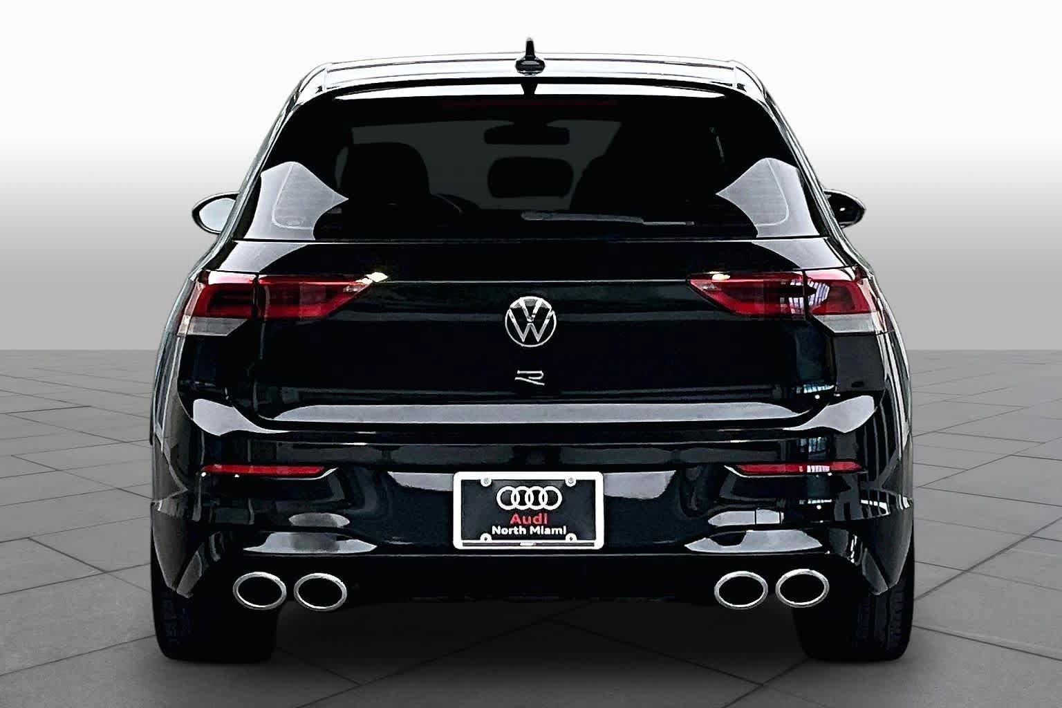 Used 2024 Volkswagen Golf R AWD/4WD image 5