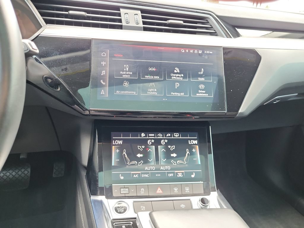 Used 2022 Audi e-tron Premium AWD/4WD image 28