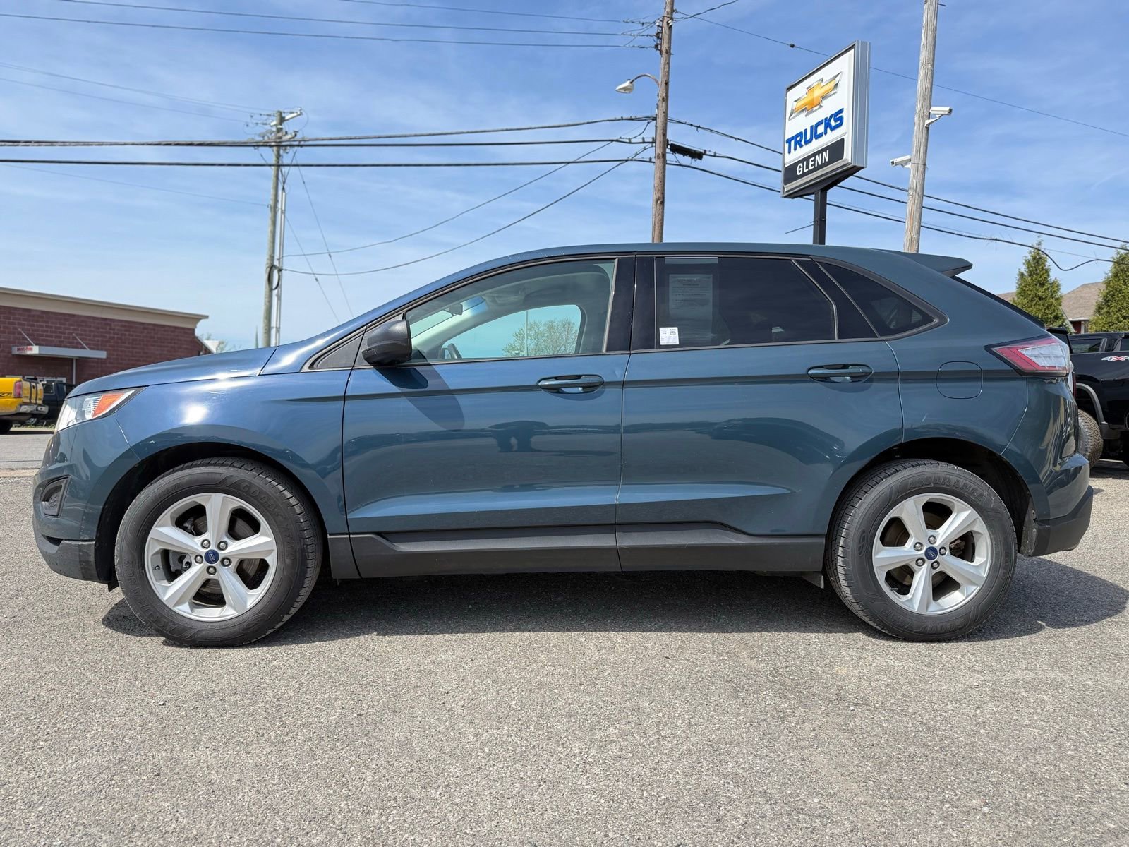 Used 2016 Ford Edge SE image 4