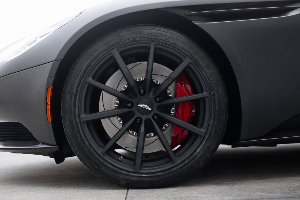 Used 2023 Aston Martin DB11 V12 image 23