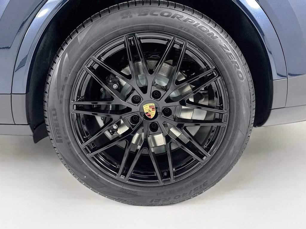 New 2026 Porsche Cayenne Coupe AWD/4WD image 33