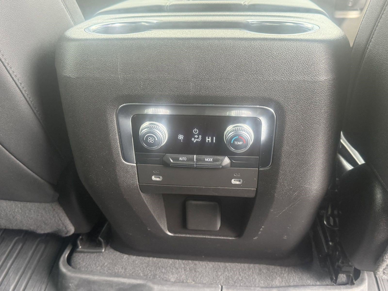 Used 2022 GMC Yukon SLT AWD/4WD image 40