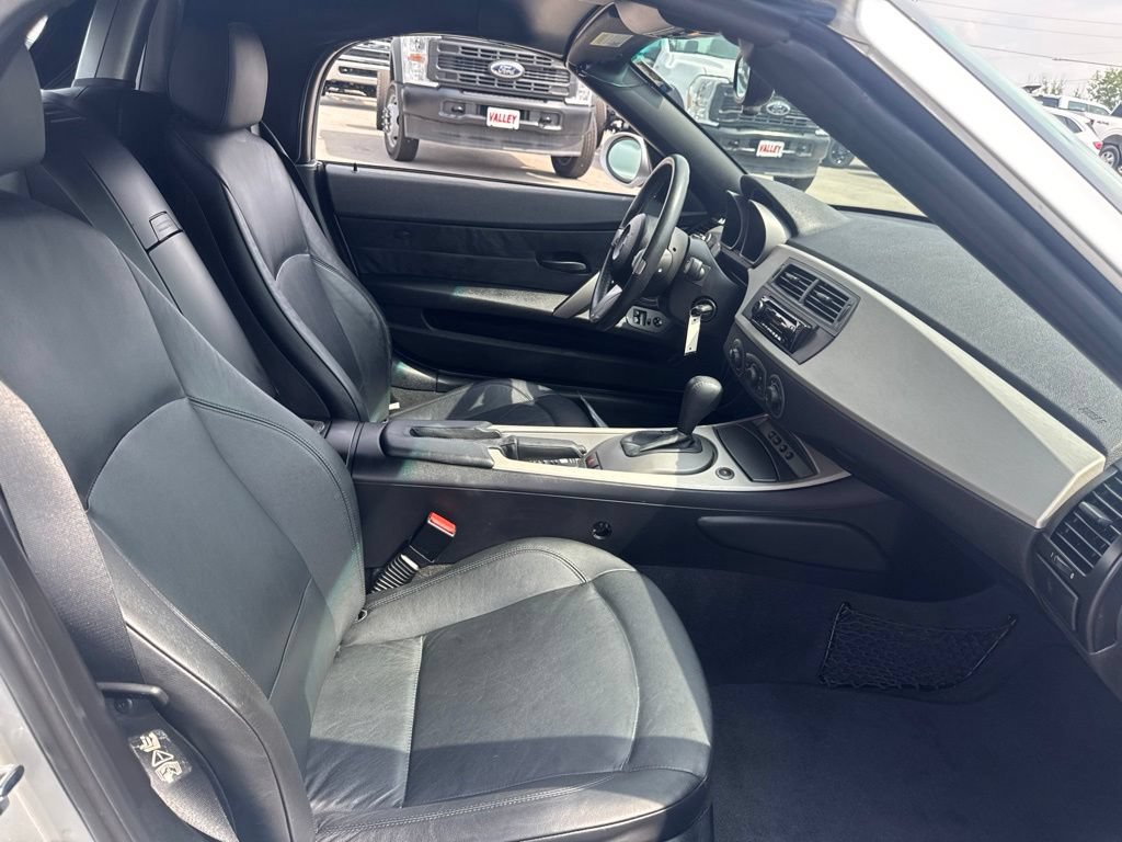Used 2004 BMW Z4 2.5i RWD image 22