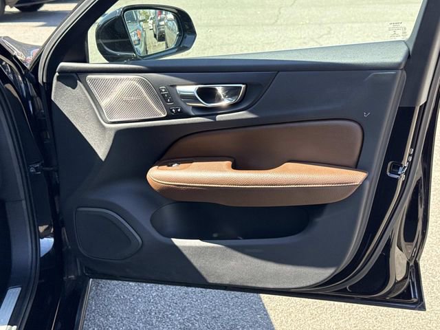 Used 2020 Volvo S60 T5 Inscription image 8