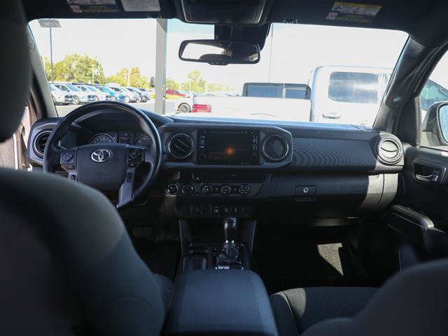 Used 2019 Toyota Tacoma TRD Sport AWD/4WD image 4