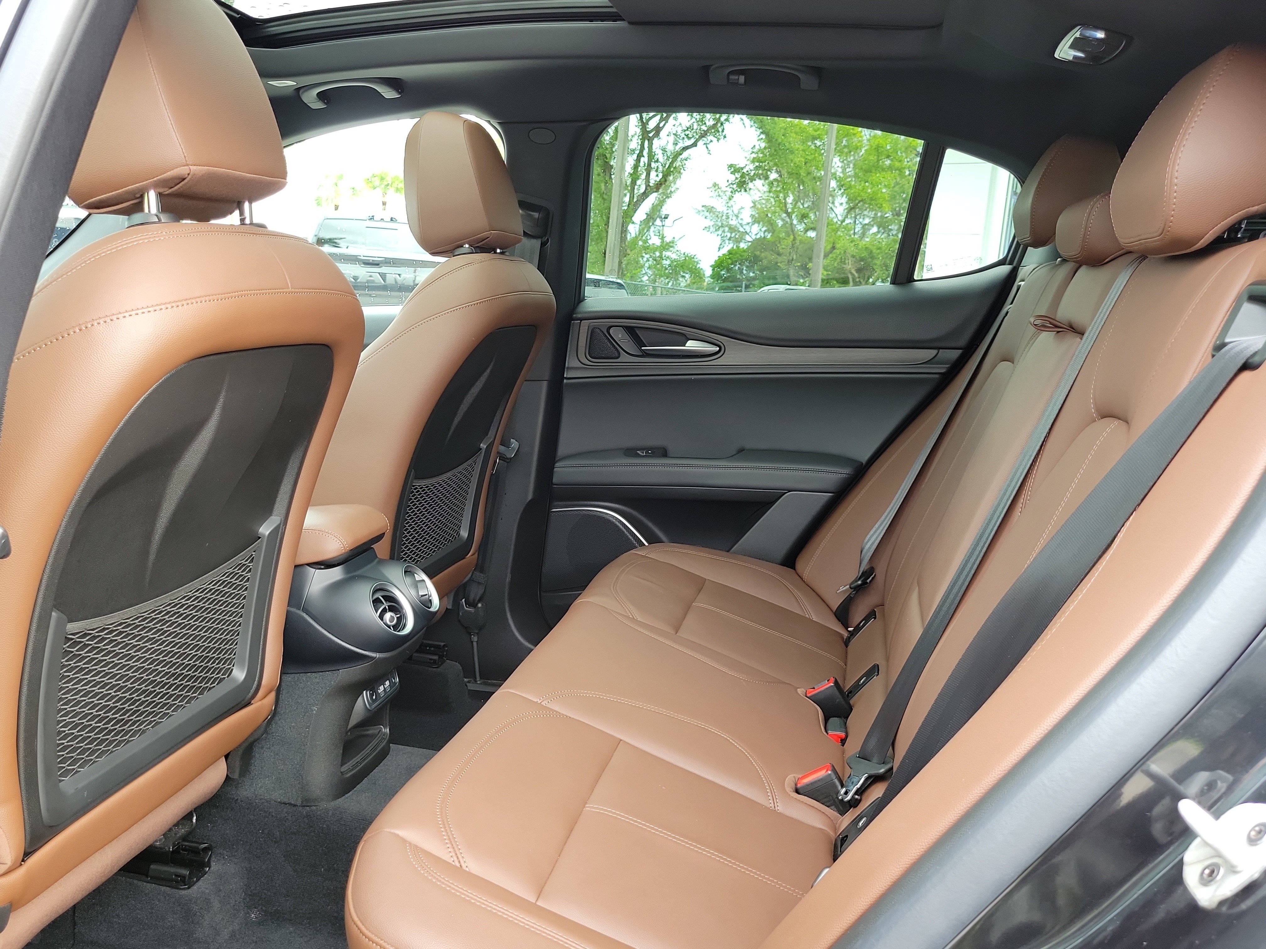 Used 2022 Alfa Romeo Stelvio Ti AWD/4WD image 14