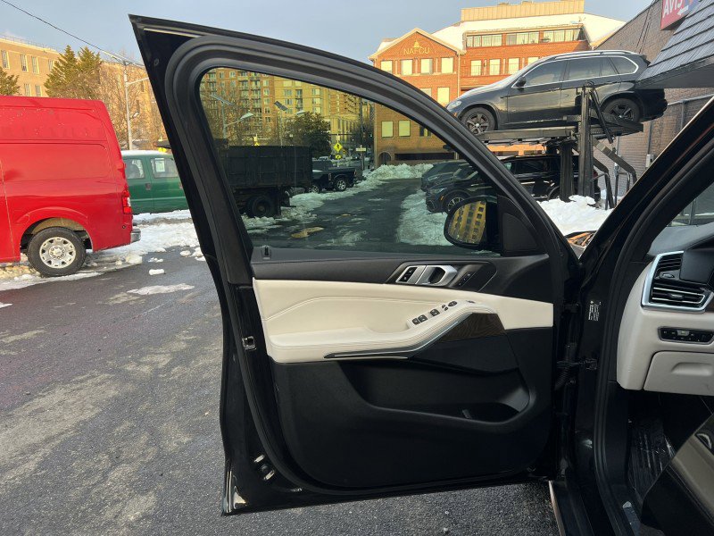 Used 2019 BMW X5 xDrive40i w/ Premium Package 2 image 11