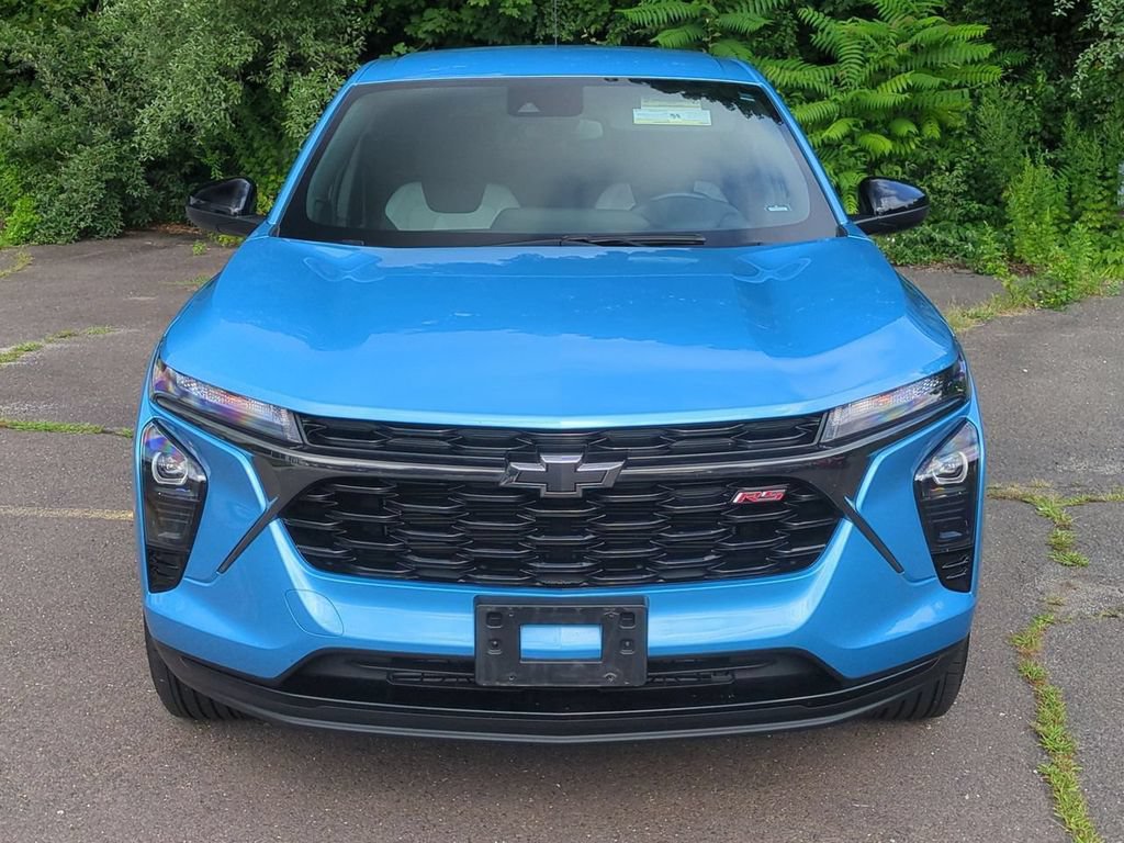 Used 2025 Chevrolet Trax RS w/ Driver Confidence Package FWD image 9