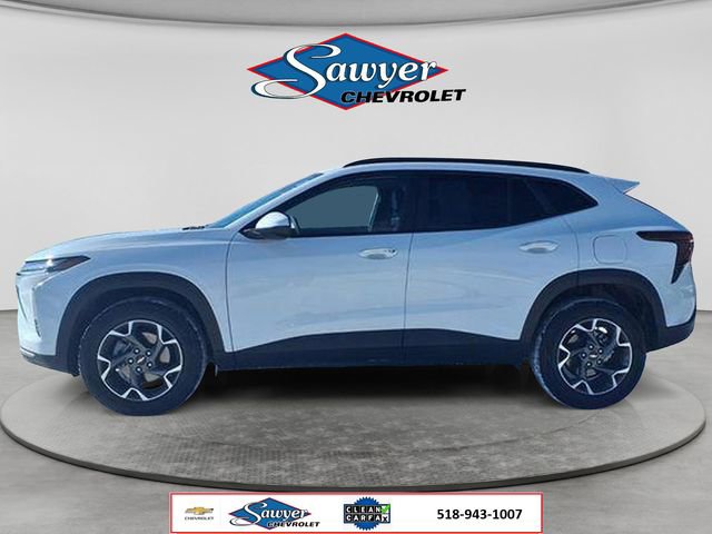 Used 2025 Chevrolet Trax LT w/ Driver Confidence Package FWD image 4