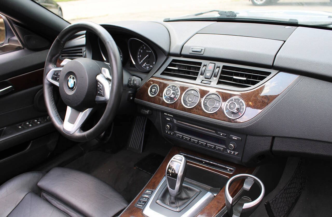 Used 2011 BMW Z4 sDrive35i RWD image 17