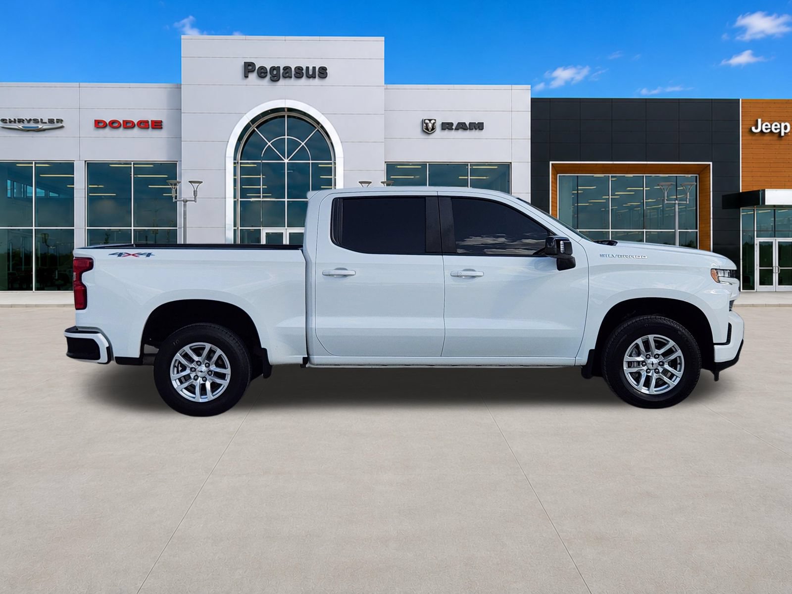 Used 2022 Chevrolet Silverado 1500 RST w/ Safety Package AWD/4WD image 7