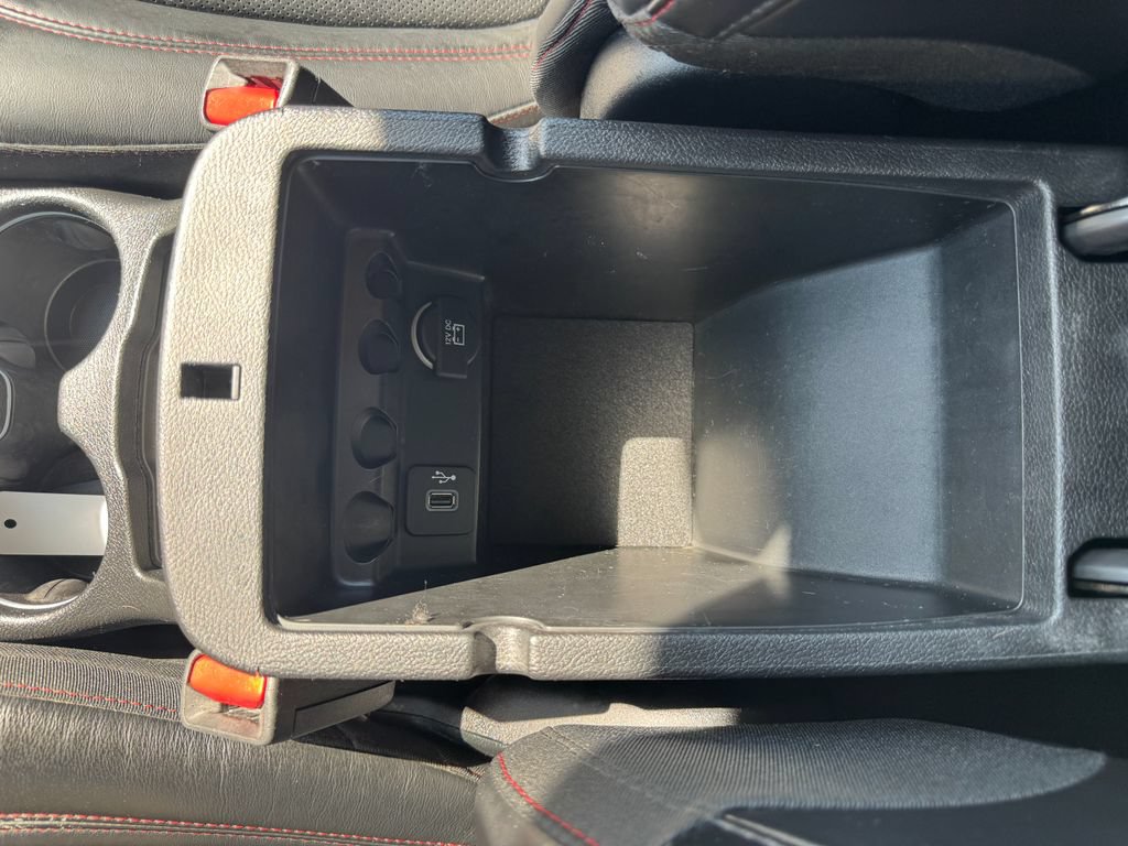 Used 2017 Jeep Cherokee Trailhawk AWD/4WD image 32