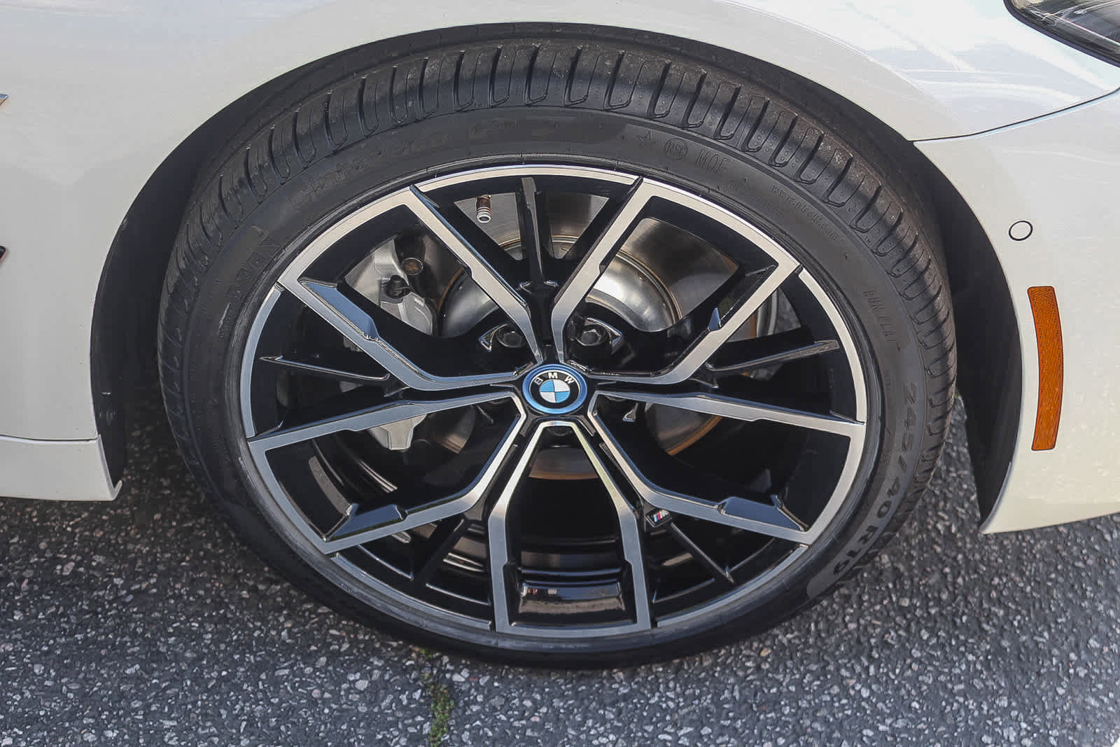 Certified 2023 BMW 530e w/ M Sport Package image 9