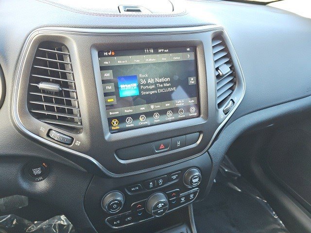 Used 2022 Jeep Cherokee Trailhawk w/ Comfort/Convenience Group image 23