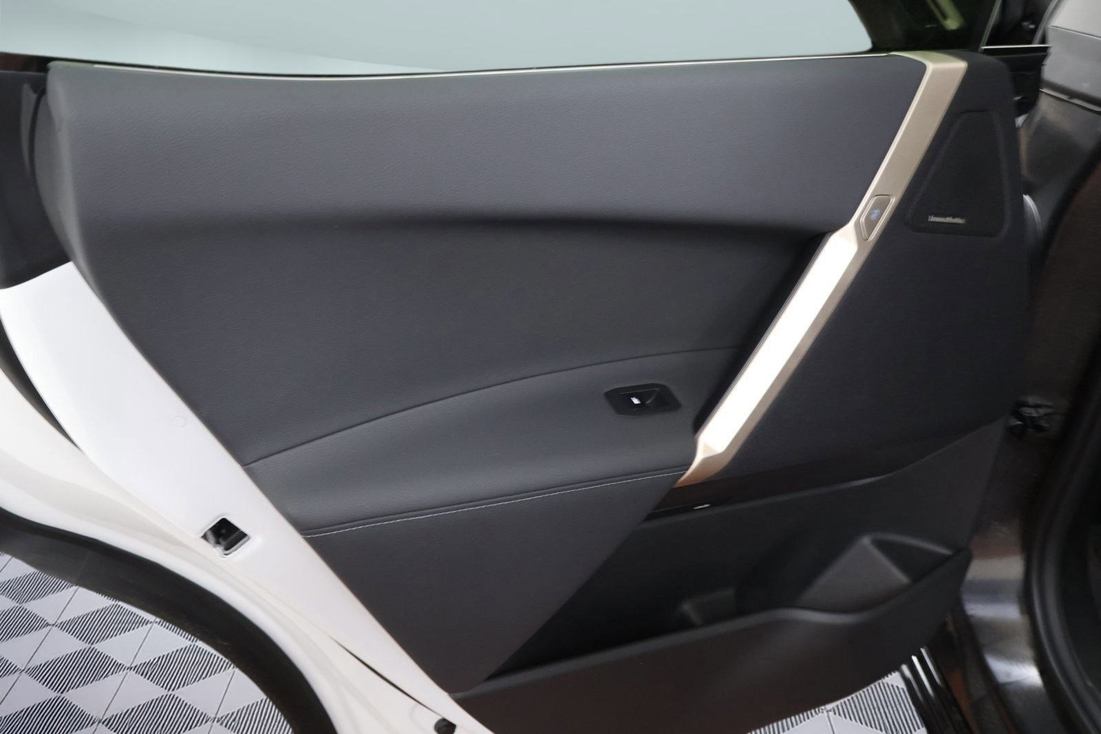 Used 2025 BMW iX xDrive50 w/ Premium Package image 14